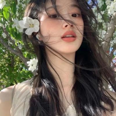 蒙娜丽莎与血月亮